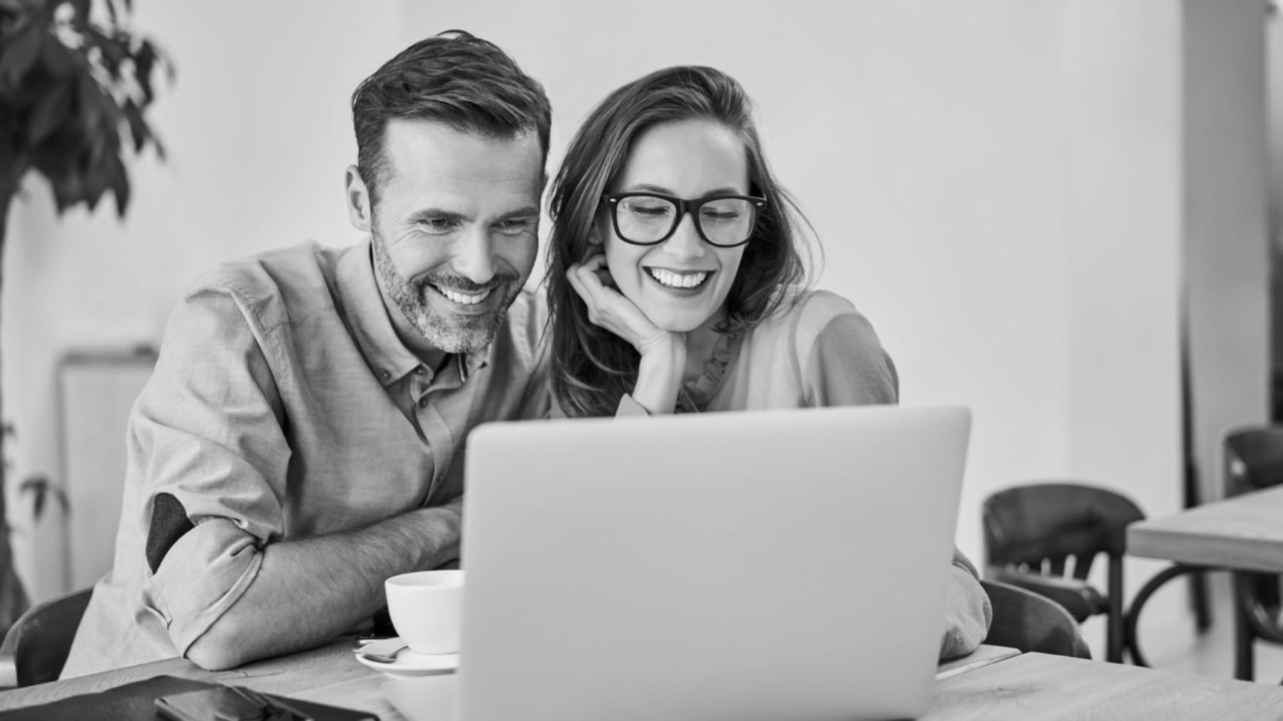 Technische SEO Analyse am Bildschirm